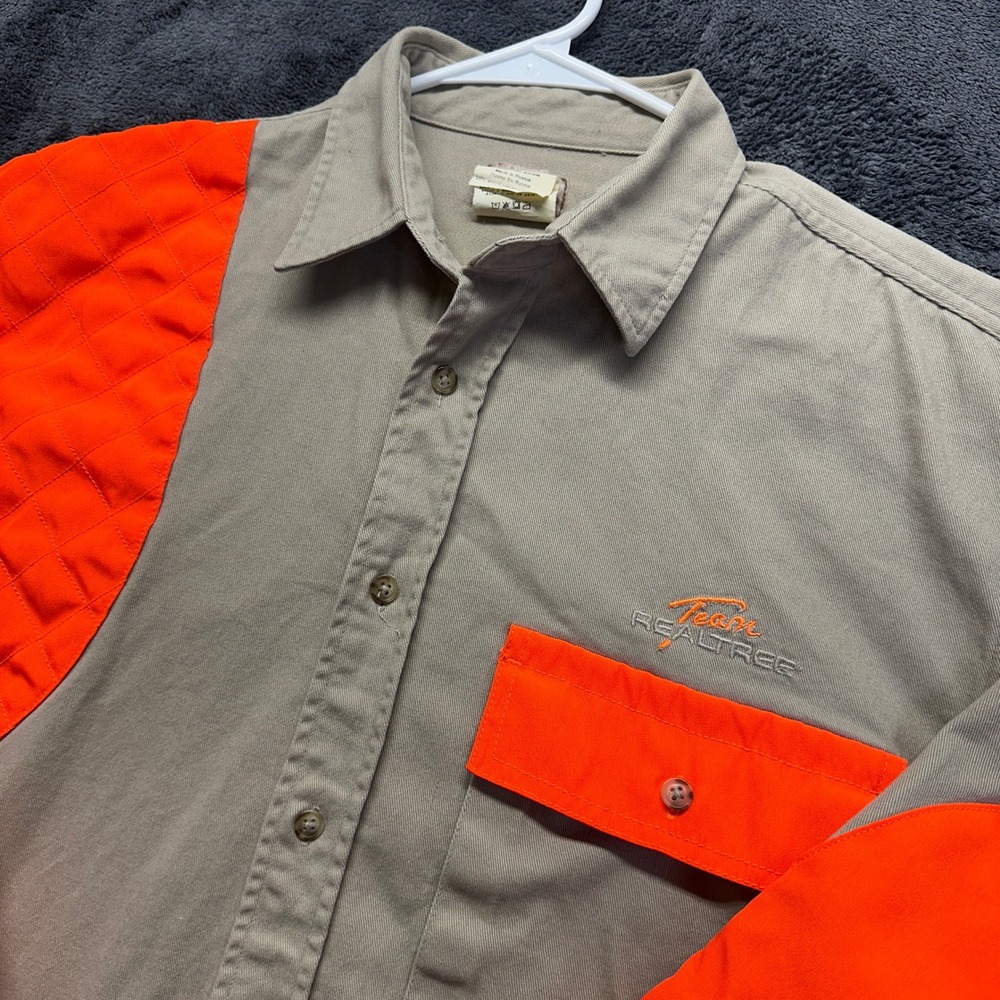 Team Realtree Shooting Shirt Mens Medium Tan Orange Quilted Shoulder Hunting